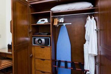 استراحتگاه 345 Studio National 3rd Floor Pool & Mountain Views
