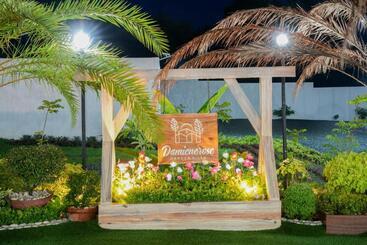 استراحتگاه Damienerose Garden Villa