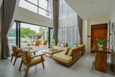 استراحتگاه Damienerose Garden Villa
