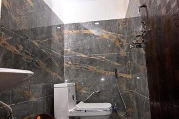 مبيت وإفطار Aghnya Guest House