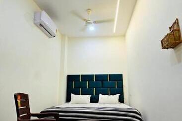 مبيت وإفطار Aghnya Guest House