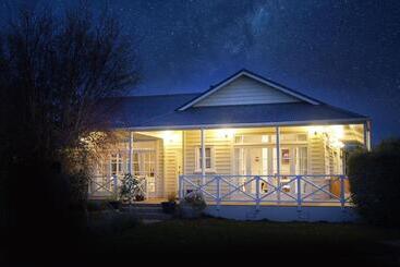 تختخواب و صبحانه Oliver S Farmstay