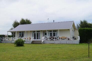 تختخواب و صبحانه Oliver S Farmstay