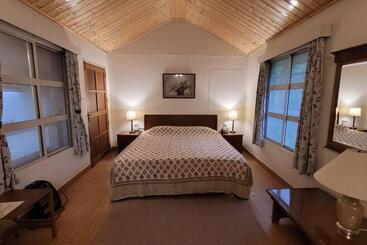 تختخواب و صبحانه The Native Route Boutique Cottages In Manali
