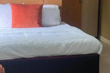 Florence Hotel And Suites - Benin (Ciudad De),