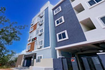 Super Hotel O Adibatla