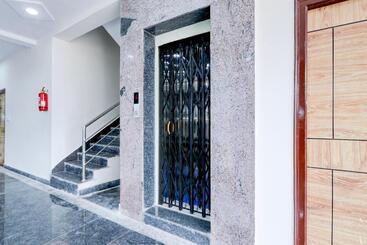 Super Hotel O Adibatla