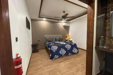 هتل Himeyn Beach Inn   Ocho Homes By Eight Continents