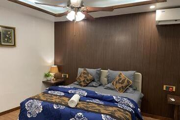 هتل Himeyn Beach Inn   Ocho Homes By Eight Continents