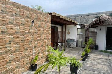هتل Himeyn Beach Inn   Ocho Homes By Eight Continents