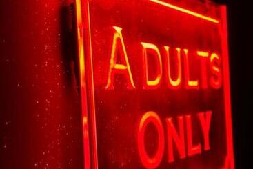 هتل Romeo Nights   Love Rooms   Jacuzzi Hydromassage