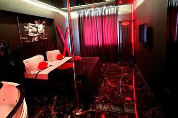 هتل Romeo Nights   Love Rooms   Jacuzzi Hydromassage
