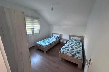 پانسیون Apartman Bjelisi