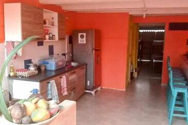پانسیون Casa Isayoba