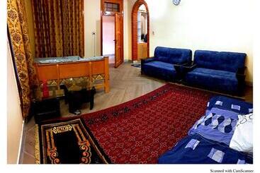 پانسیون Home Away From Home