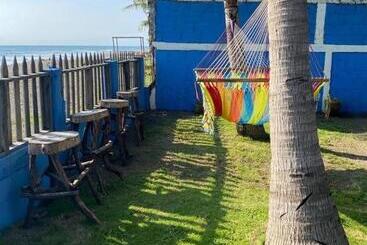پانسیون Room In Cabin   Cabana With Breakfast And Pool On The Beach