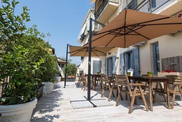 تختخواب و صبحانه Guest House   Il Cedro Reale