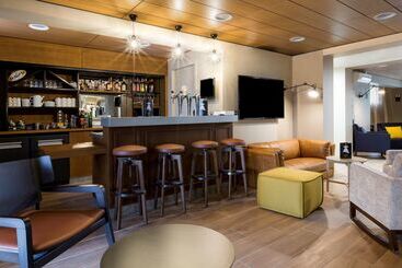 هتل Best Western La Porte Des Chateaux