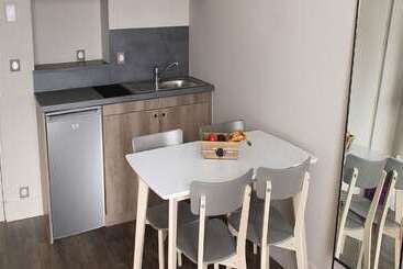 هتل Best Western La Porte Des Chateaux