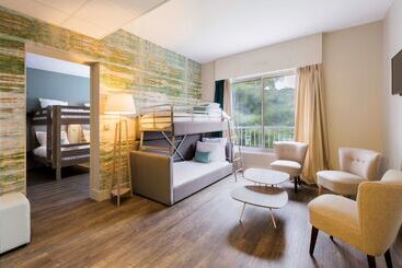 هتل Best Western La Porte Des Chateaux