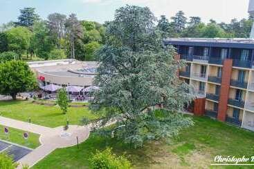 هتل Best Western La Porte Des Chateaux