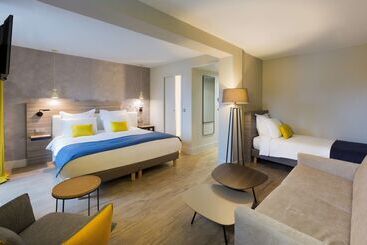 هتل Best Western La Porte Des Chateaux