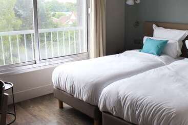 هتل Best Western La Porte Des Chateaux