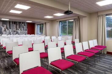 هتل Best Western La Porte Des Chateaux