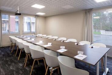 هتل Best Western La Porte Des Chateaux