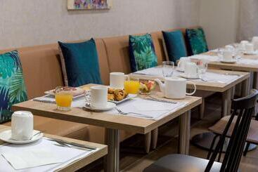 هتل Best Western La Porte Des Chateaux