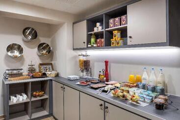 هتل Best Western La Porte Des Chateaux