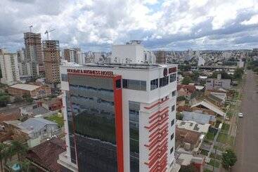 Holiday & Business Hotel   Em Frente Ao Centro De Eventos E Arena Conda