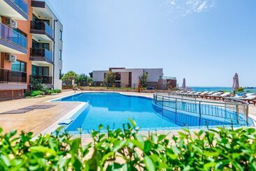 هتل St. Panteleimon Beach