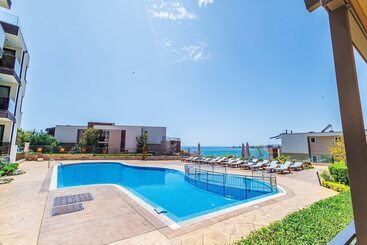 هتل St. Panteleimon Beach