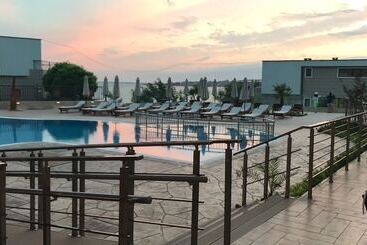 هتل St. Panteleimon Beach