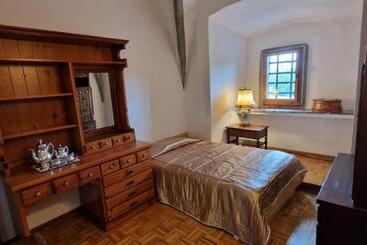 تختخواب و صبحانه Burg Hermannstein   Monks Room