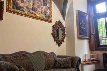 تختخواب و صبحانه Burg Hermannstein   Queens Room