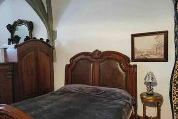 تختخواب و صبحانه Burg Hermannstein   Queens Room