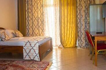 تختخواب و صبحانه Occupant Apartments