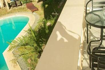 تختخواب و صبحانه Occupant Apartments