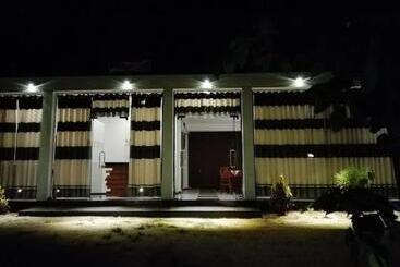 هتل Nightingale Inn