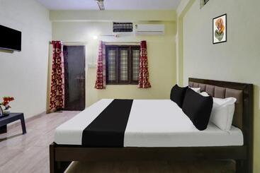 هتل Oyo Family Lodge