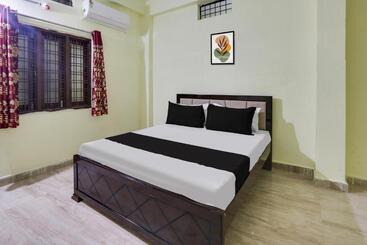 هتل Oyo Family Lodge