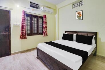 هتل Oyo Family Lodge