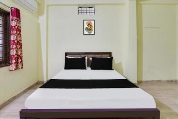 هتل Oyo Family Lodge