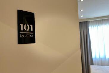هتل Serenity Rooms