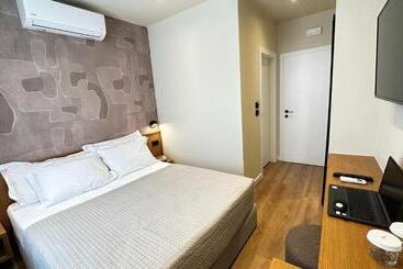هتل Serenity Rooms