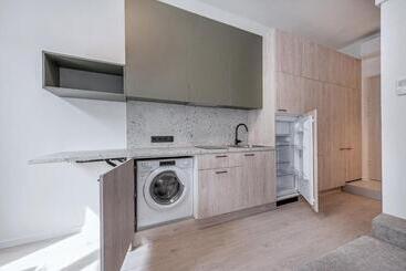 P One Apartments   Self Check In