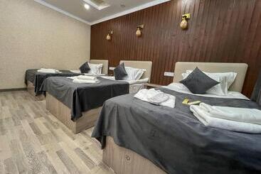 پانسیون Nur Guest House