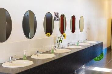 استراحتگاه Byron Yoga Centre